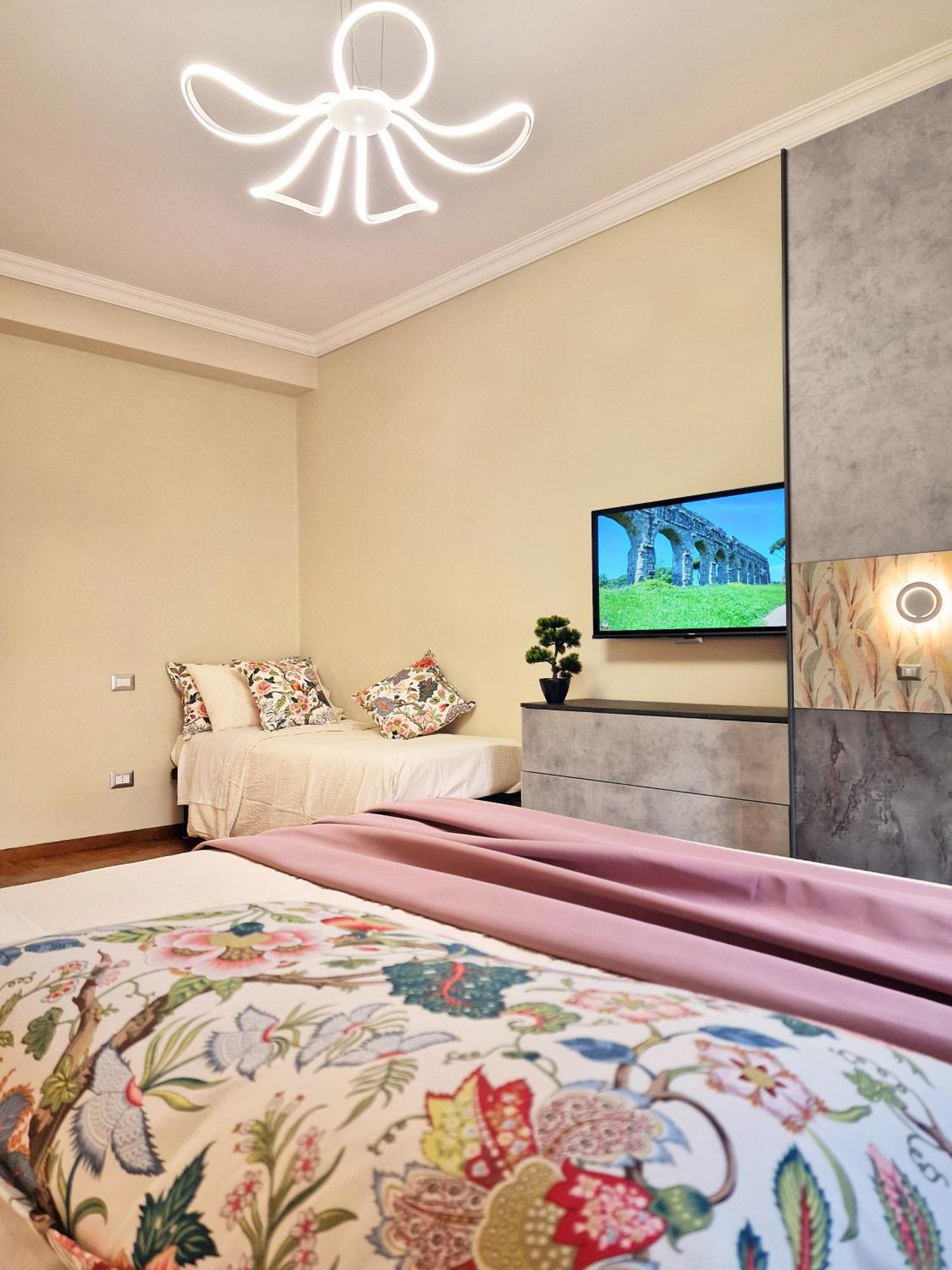 Felix House Park Apartment Rom