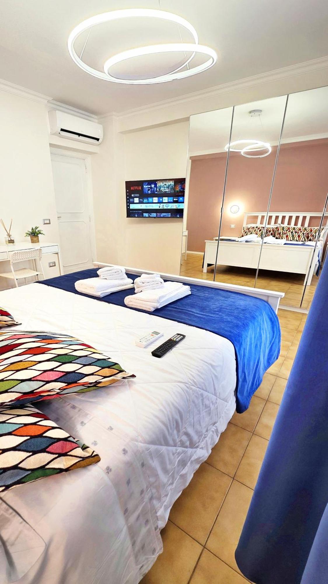 Felix House Park Apartment Rom